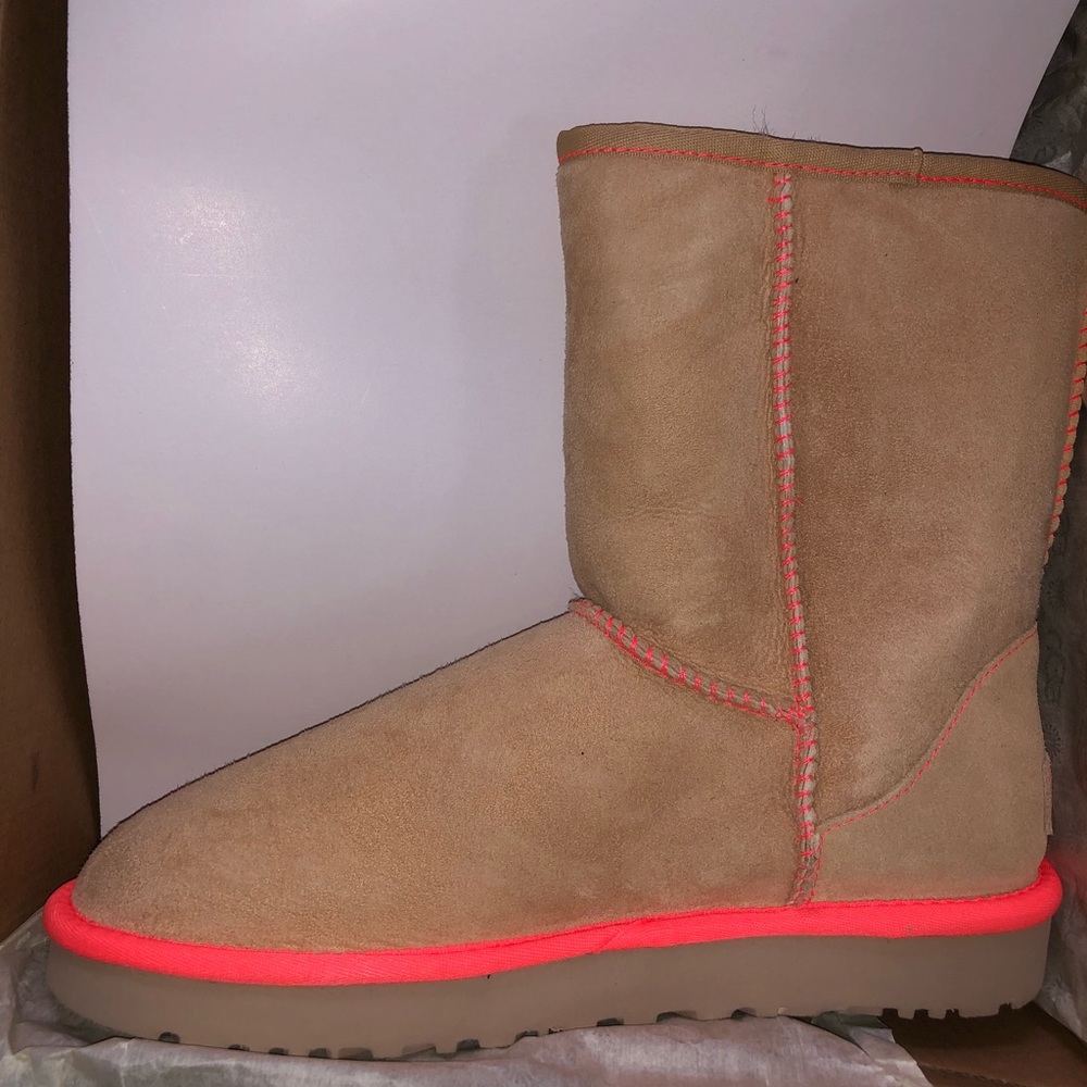 Ugg Classic Short Neon Ochre